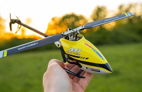 طائرة هليكوبتر OMPHOBBY M1 V1 RC للبالغين - طائرات هليكوبتر للتحكم عن بعد ثلاثية الأبعاد عالية الأداء تم إعادة إطلاقها، طائرة بدون طيار صغيرة متوافقة مع SFHSS/DSM/S-Bus مع محركات مزدوجة بدون فرش BNF بدون وحدة تحكم برتقالية in Kuwait
