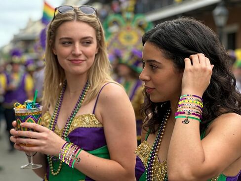 Holiday Beaded Heishi Bracelets Set for Women Girl Valentine Day Mardi Gras Bracelets Jewelry Set for Party Carnival Parade in Kuwait