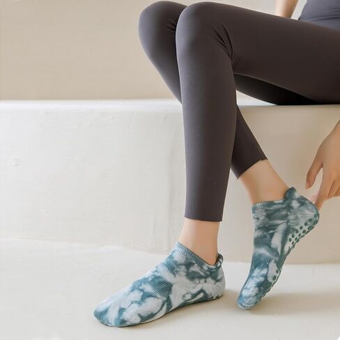 4 أزواج من الجوارب النسائية مع مقابض من كارفوند - جوارب مقاومة للانزلاق، جوارب بيلاتيس لزجة للنساء، جوارب غير قابلة للانزلاق مقاس 9-11 in Kuwait