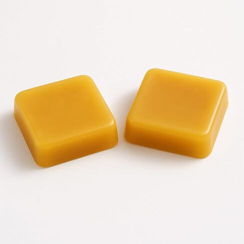 كتل شمع النحل النقي - صنعت في الولايات المتحدة الأمريكية، صنعت من قبل مربي النحل - قالب شمع العسل الطبيعي للحرف اليدوية، وأعمال الخشب، ومرطب الشفاه، وتوابل الحديد الزهر - جودة ممتازة، وصديقة للبيئة، وخالية من المواد الكيميائية (4 عبوات) in Kuwait