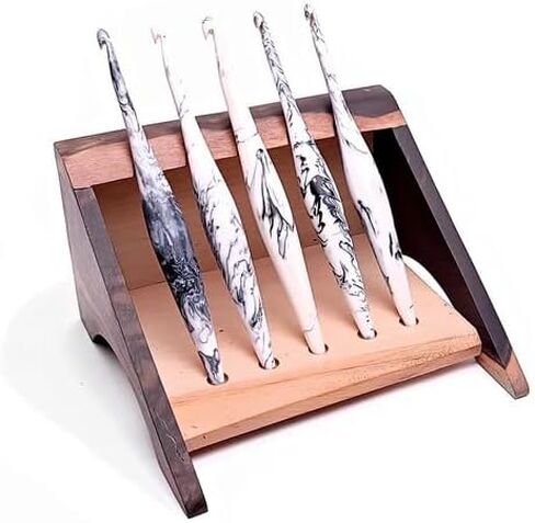 FURLS Streamline Swirl Cream Crochet Hook 7" (5.0 mm ( H )) in Kuwait