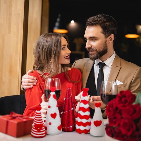 5 Pcs Chinoiserie Christmas Tree Mini Cone Table Decor Blue and White Porcelain Christmas Tree Table Centerpiece for Home Wedding Party Holiday Decor Mantle Decoration in Kuwait