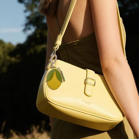 محفظة نسائية للعملات المعدنية محفظة صغيرة سلسلة مفاتيح Y2K سلسلة مفاتيح جلدية حقيبة فاكهة الطماطم سحر لحقائب اليد هدايا للنساء in Kuwait