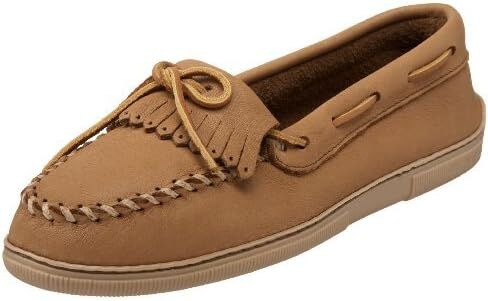Minnetonka Women's Moosehide Classic Slip-On in Saudi Arabia
