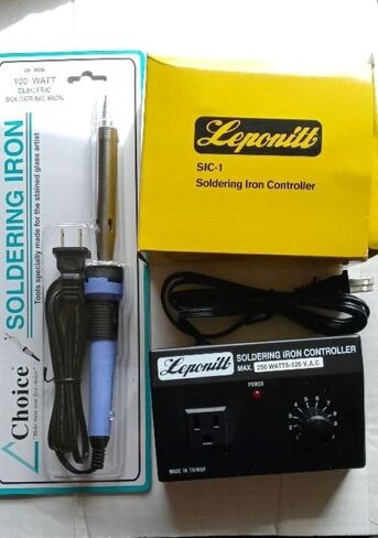 مكواة لحام 100 وات وأدوات التحكم في درجة الحرارة والزجاج الملون in Kuwait