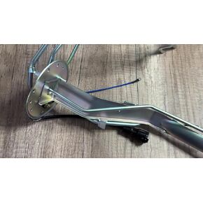 استبدال قطع غيار السيارات لتجميع مضخة الوقود شماعات 23206-35101 لشاحنة تويوتا بيك اب 2.4L 1986-1992Mod-R36R-18258 in Kuwait
