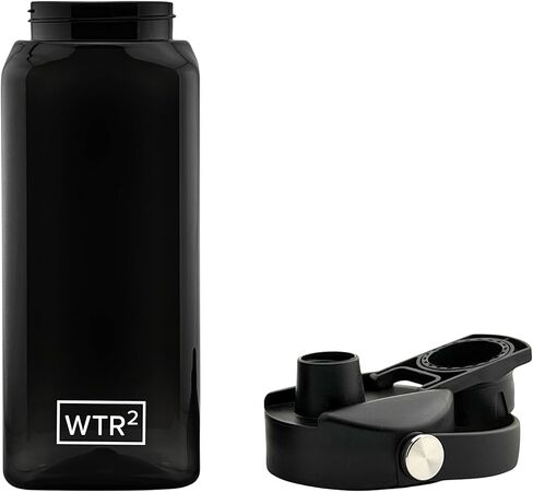 زجاجة مياه مربعة سعة 32 أونصة من WTR²، شفافة، خالية من مادة BPA/BPS، خفيفة الوزن، مانعة للتسرب، غطاء سهل الصب، آمنة على الرف العلوي، تصميم بدون لفة يعني أنها تبقى حيث تتركها (شفافة) in Kuwait