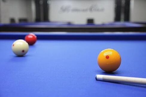 2-Piece Hardwood Billiard House Cue Sticks Pool Cue in Saudi Arabia