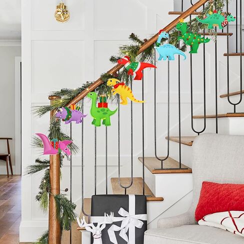 شعرت ديناصور عيد الميلاد الحلي للأطفال (8 تصاميم)، دينو شجرة عيد الميلاد شنقا الحلي لعطلة الشتاء عيد الميلاد شنقا زينة الحزب تفضل، لطيف تي ريكس ترايسيراتوبس ديبلودوكس (مجموعة من 8) in Kuwait
