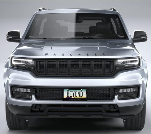 صورة iPick مصنوعة لسيارة Jeep Wagoneer باللون الرمادي ثلاثي الأبعاد على إطار لوحة ترخيص معدنية سوداء in Saudi Arabia