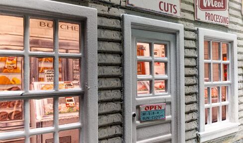 Woodland Scenics® Build & Ready® Carver's Butcher Shoppe، O Scale in Saudi Arabia