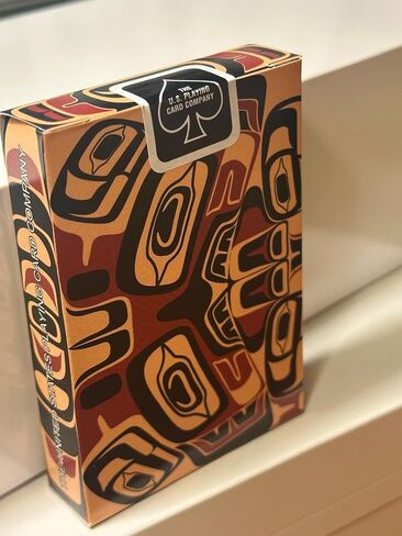 أوراق اللعب الفنية الأمريكية الأصلية الفريدة من نوعها من Bicyle في سلسلة Duwamish Haida Formline Style Rare Limited Edition الثالثة. in Kuwait