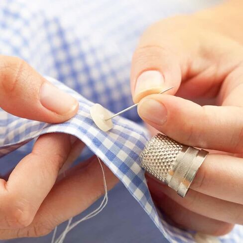 طقم إبر خياطة يدوية من الفولاذ المقاوم للصدأ 42 قطعة، 7 مقاسات إبر تطريز مع كشتبان ذهبي وخيوط إبرة، مجموعة إبر فضية للملابس والتطريز والحرف اليدوية in Kuwait