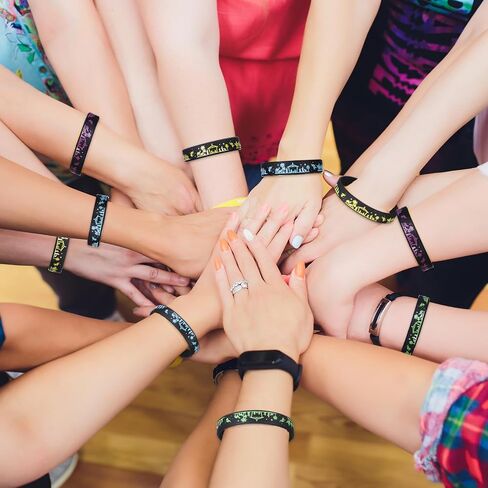 Soulchen 100 Pcs Christmas Nativity Silhouette Silicone Bracelets Wristband Religious Christian Rubber Bracelets for Sunday School Xmas Holiday Party Favor Gifts, 4 Colors in Saudi Arabia
