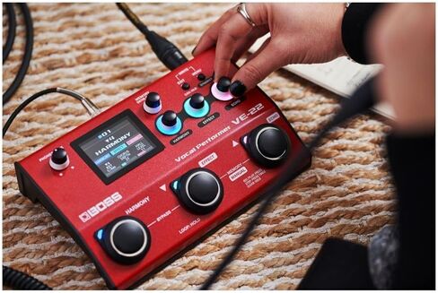 مؤثرات صوتية من Boss VE-22 ودواسة لوبير in Kuwait