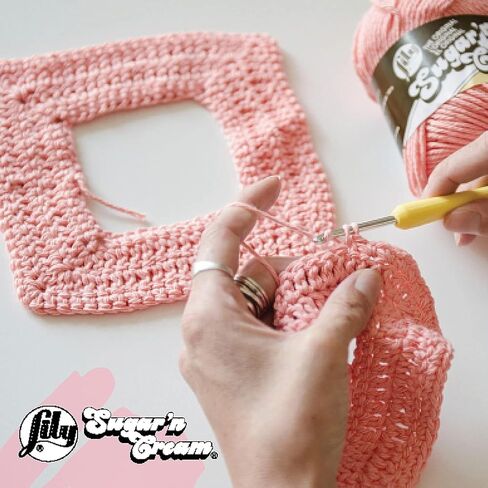 خيوط Lily Sugar 'N Cream The Original Ombre، 2 أونصة، قياس 4 متوسط، 100% قطن، كرة الشاطئ زرقاء - غسيل وتجفيف في الغسالة in Saudi Arabia