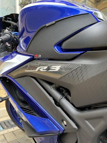 YZF R3 تانك الوسادة القبضات دراجة نارية مكافحة زلة الجانب القبضات حامي ملصقات اكسسوارات صالح لياماها R3 YZF R3 R25 2019 2020 2021 in Kuwait