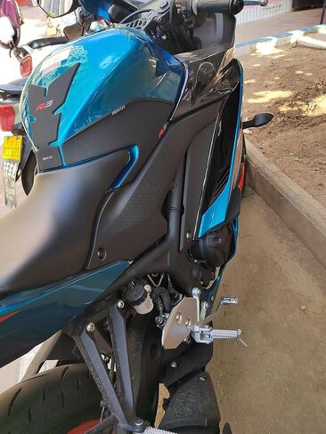 YZF R3 تانك الوسادة القبضات دراجة نارية مكافحة زلة الجانب القبضات حامي ملصقات اكسسوارات صالح لياماها R3 YZF R3 R25 2019 2020 2021 in Kuwait