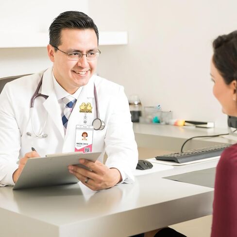 حامل بكرات شارة قابل للسحب، بطاقة هوية مع مشبك تمساح لاسم الممرضة CNA، بكرة شارة مضحكة، مشبك شارة معرف الطالب، رسوم متحركة لطيفة، طبيب التمريض، المعلم، هدية تزيين العمل الطبي (مطبات الإوز) in Kuwait