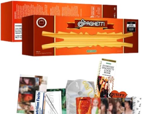 الألبوم المنفرد الأول LE SSERAFIM SPAGHETTI [إصدار CHEEKY NEON PEPPER.] قرص مضغوط + كتاب صور + بطاقة صور + بطاقة بريدية + ملصق in Kuwait