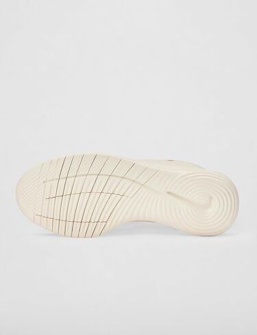 حذاء الجري Flex Experience Run 12 للنساء من Nike (DV0746-001، بنفسجي بلاتيني/فوتون داست/أبيض/أسود) مقاس 9 in Kuwait