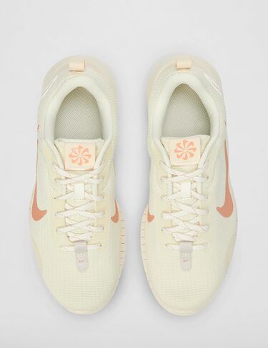 حذاء الجري Flex Experience Run 12 للنساء من Nike (DV0746-001، بنفسجي بلاتيني/فوتون داست/أبيض/أسود) مقاس 9 in Kuwait