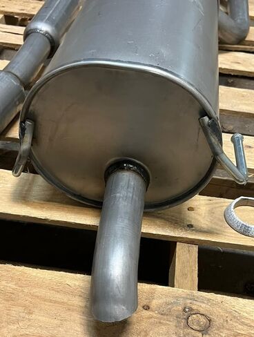 Exhaust Muffler Resonator Middle Pipe for Subaru Outback & Legacy 2000-2004 in Kuwait