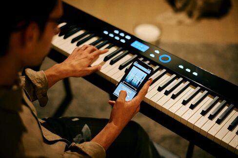 Casio PX-S7000 Digital Piano - Black in Kuwait