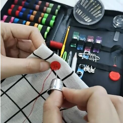 مجموعة الخياطة للبالغين مع خيوط الخياطة، 40 دبوسًا ملونًا، 30 إبرة، مقص، 4 أزرار، كشتبان، شريط قياس، ممزق الدرزات، 4 أزرار إلخ in Saudi Arabia
