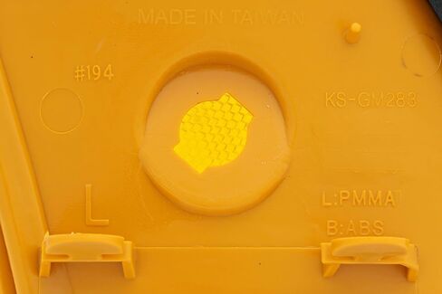 For Saturn VUE Corner Light Lamp 2002 2003 2004 2005 Driver Left Side in Saudi Arabia