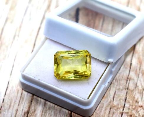 11.25 Ct Natural Emerald Cut Yellow Sapphire Loose Gemstone for Jewellery Making - in Saudi Arabia