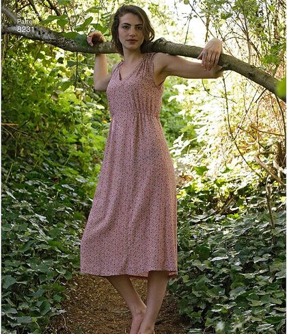 Simplicity 8231 Women's Summer Dress Sewing Pattern, 4 Styles, Sizes 14-22 in Saudi Arabia