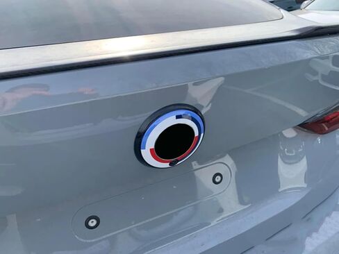 مجموعة شعارات مكونة من 7 قطع - ترقية شارة للسيارات الألمانية الفاخرة مع أغطية عجلات 68 مم، غطاء محرك 82 مم وشعارات صندوق السيارة 74 مم، شعار 45 مم، مناسبة تمامًا لسلسلة 3/5/6/7 وموديلات X (الذكرى الخمسين) in Kuwait