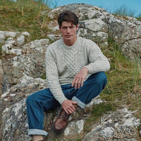 سترة Aran Woolen Mills Inisheer التقليدية Aran للرجال، سترة صياد أيرلندي، 100% صوف ميرينو ناعم، صنع في أيرلندا in Saudi Arabia