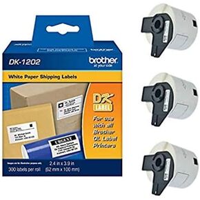 ملصقات شحن ورقية بيضاء مقطوعة بالقالب من Brother أصلي DK-1202 لطابعات QL، مقاس 2.4 بوصة × 3.9 بوصة (62 مم × 100 مم) حجم ملصق فردي، 900 ملصق إجمالي