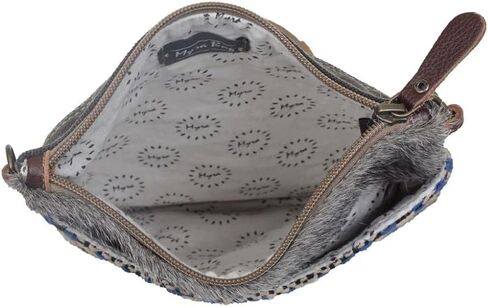 حقيبة ميرا بسحاب من القماش - حقائب كروس من الجلد والسجاد والقماش من ديلكاتي للنساء، تصميم أزتيك بألوان الأخضر والبني والأصفر، حقيبة من القماش بسحاب مع حزام قابل للتعديل in Kuwait