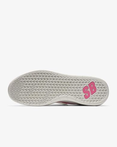 Nike mens Nyjah Free 2 in Saudi Arabia