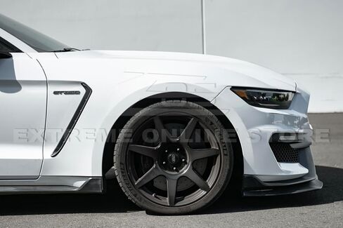 لسيارة فورد موستانج شيلبي GT350 2015-2020 | شريط من ألياف الكربون على طراز مصنع GM على زوج غطاء فتحة التهوية الجانبية للحاجز الأمامي in Saudi Arabia