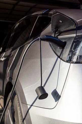 غطاء غبار بقابس شاحن EV من NACS مع حبل، سيليكون، أسود، يناسب شواحن NACS على طراز Tesla in Saudi Arabia