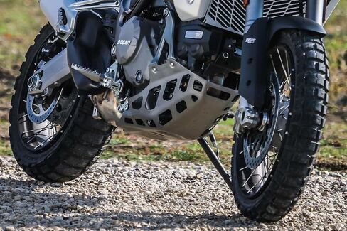 إطارات Pirelli Scorpion MX 32 أمامية متوسطة الصلابة 80/100-21 وخلفية 110/90-19 مع سلسلة مفاتيح - عبوتان in Saudi Arabia