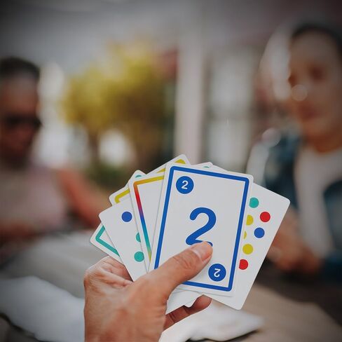 دوتس - لعبة بطاقات سريعة الوتيرة وسهلة التعلم للعائلات والكبار والأطفال | لمسة جديدة على أسلوب رومي، مجموعة من المرح المطابق | مثالية للاعبين أو ليلة اللعب العائلية | 2-6 لاعبين، للأعمار من 8 سنوات فما فوق in Kuwait