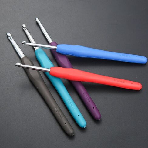9 Pack Crochet Hooks,9 Size Crochet Set 2mm-6mm for Arthritic Hands, Ergonomic Soft Grip Handles for Beginners, Christmas Gifts for Women in Saudi Arabia