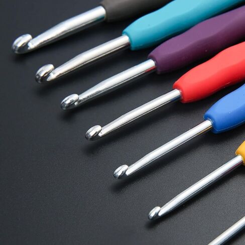 9 Pack Crochet Hooks,9 Size Crochet Set 2mm-6mm for Arthritic Hands, Ergonomic Soft Grip Handles for Beginners, Christmas Gifts for Women in Saudi Arabia
