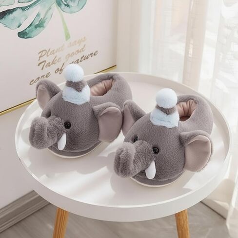 شبشب نسائي لطيف على شكل بطريق حيوان شبشب مبتكر ومريح من القطيفة الناعمة للشتاء دافئ للمنزل in Kuwait