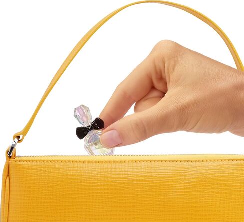 MGA's Miniverse - Make It Mini Fragrances Mini Collectibles (6 عبوات) حزمة عمياء، DIY، مستحضرات تجميل حقيقية، عطر، عنبر، خشبي، فاكهي، زهري، روائح منعشة، غير سامة، جامعي، 8+ in Kuwait
