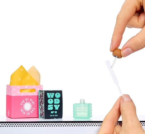 MGA's Miniverse - Make It Mini Fragrances Mini Collectibles (6 عبوات) حزمة عمياء، DIY، مستحضرات تجميل حقيقية، عطر، عنبر، خشبي، فاكهي، زهري، روائح منعشة، غير سامة، جامعي، 8+ in Kuwait