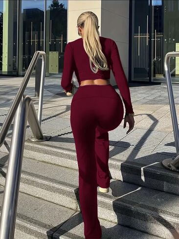 طقم بيجامة نسائي مكون من قطعتين من AYWA بأكمام طويلة وفتحة رقبة دائرية وأكمام طويلة in Kuwait