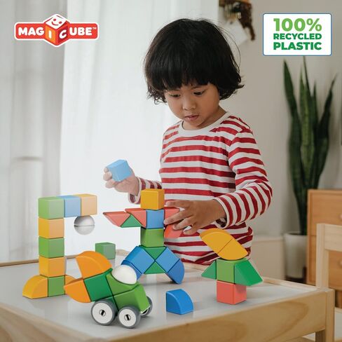 ألعاب جيوماج المغناطيسية | مغناطيس للأطفال | 32 قطعة | مجموعة عالم الأشكال Magicube | اللبنات التعليمية STEM للتعلم المبكر | البلاستيك المعاد تدويره | الأعمار 1 - 5 in Kuwait