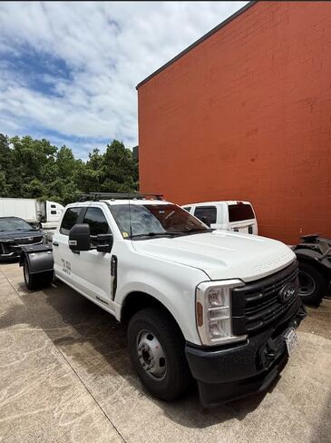قضبان متقاطعة لرف السقف لسيارة Ford F-250 وF-350 Super Duty (2017-Up) - تناسب السقف العاري مع نقاط تثبيت مخفية، سعة 330 رطل، فتحة T من الألومنيوم، قابلة للقفل، بدون مثقاب (أسود) in Kuwait