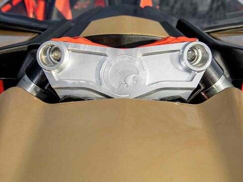 دعامة برج الصدمات SuperATV Billet لـ 2017+ Can-Am Maverick X3 Turbo / MAX / X RS / X DS / X MR / X RC | يقوي نظام التعليق الأمامي الخاص بك | يتم تثبيته مباشرة بالإطار في مواقع متعددة in Saudi Arabia